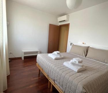 San Donato-San Vitale Apartamento | Mattei13