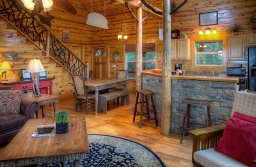 Helen Cabina | Matterhorn | 2BR Retreat with Spectacular Mtn Views, Fireplace and Pool Table