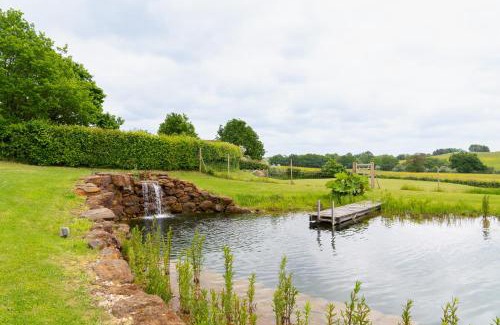 Bletchingley Casa | Mattie's Loft