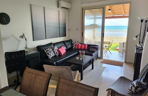 Pervolia Casa | Mattis Seafront Beachhouse