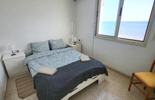 Pervolia Casa | Mattis Seafront Beachhouse
