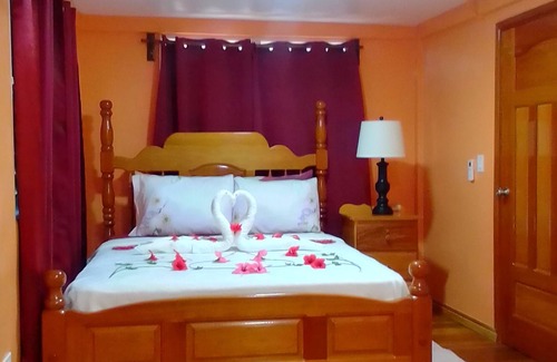 Gales Point Apartamento | Matty's Beachfront Downstairs Apartment - AC, Swimming Pool Access …