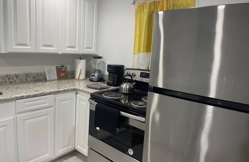 Ciudad de Belice Apartamento | MATUK&ROSE, Cozy , 1 Bedroom , 1 BathroomUnit , complete with AC,WiFi,smart TV