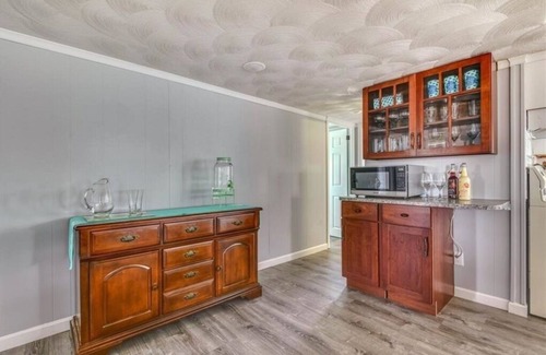 Matunuck Casa | Matunuck getaway - walking distance to South Kingstown Beach!