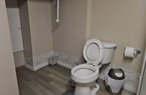 Fort Gary Casa | Mature neighbourhood - A Basement Room. 6 minutes to U of M. 5mins to Kings Park