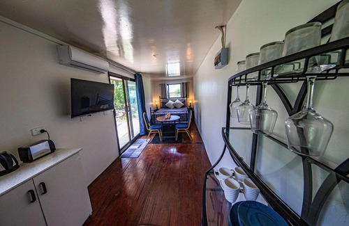Tagaqe Casa | MAUI CREEK BURES Tiny home by the creek!