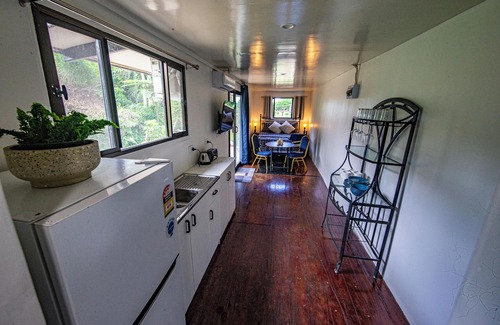 Tagaqe Casa | MAUI CREEK BURES Tiny home by the creek!