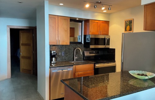 Historic Lahaina Front Street Condominio | MEJOR UBICACIÓN FRENTE AL MAR en LAHAINA 95+ reseñas de 5 estrellas * Sin tarifas de resort $ 4 pk