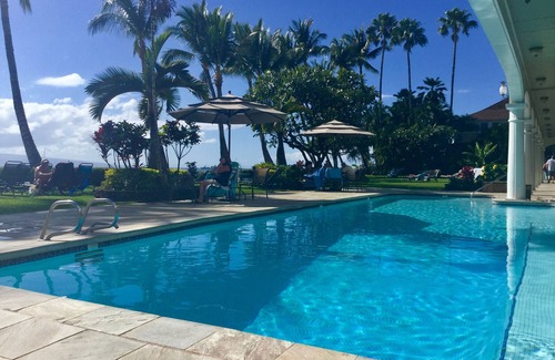 Historic Lahaina Front Street Condominio | MEJOR UBICACIÓN FRENTE AL MAR en LAHAINA 95+ reseñas de 5 estrellas * Sin tarifas de resort $ 4 pk