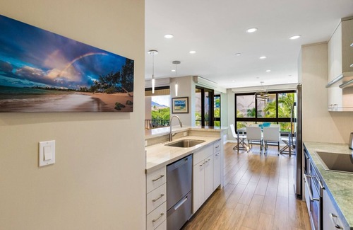 Kaanapali Condominio | Alquiler de Maui Resort: Kaanapali Ali'i 362 - ¡Elegantemente remodelado 6to piso 2BR con vista al mar Y a la montaña!