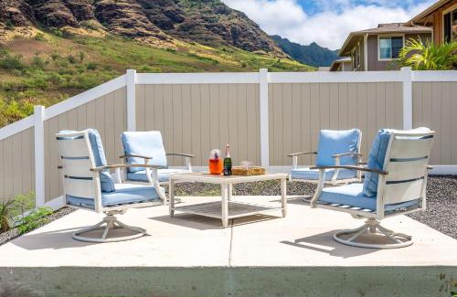 Makaha Valley Casa | Mauna View by AvantStay 10min to Beach Backyard