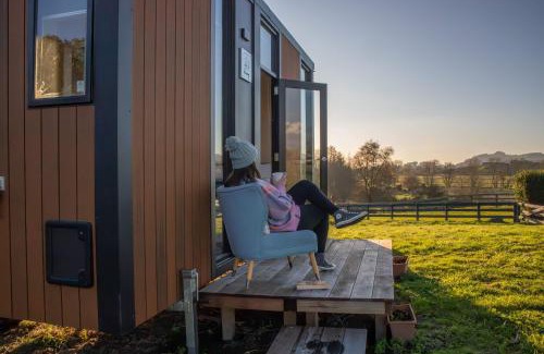 Cambridge Casa | Maungakawa Hill by Tiny Away