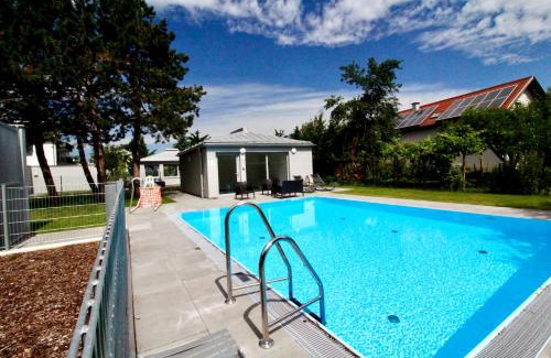 Donaustadt Apartamento | Maureen Lovely 2 Bedroom Unit with Community Pool