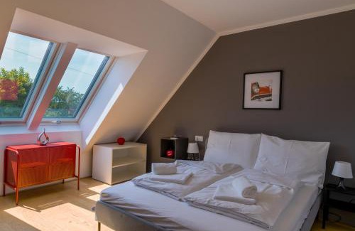 Donaustadt Apartamento | Maureen Lovely 2 Bedroom Unit with Community Pool