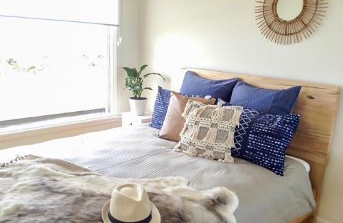 Skenes Creek Casa | MAVI BEACH HOUSE - Stylish home opposite beach