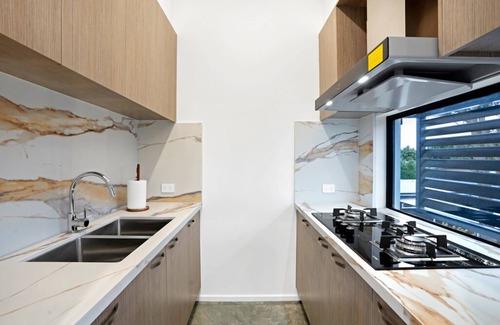 Mornington Peninsula Casa | MAX Entertain Beachside Retreat - New Build Home in Mornington with Amazing Pool