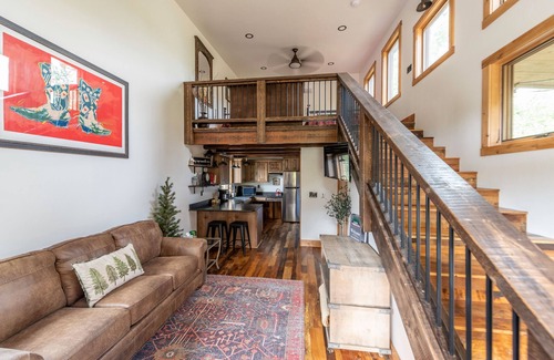 South Fork Cabina | Max's Cabin at Tiny Timbers Resort and Spa!
