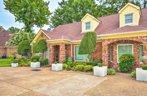 Whitehaven Casa | Spacious 6-bedroom house w/large entertainment room & WiFi in amazing Memphis.
