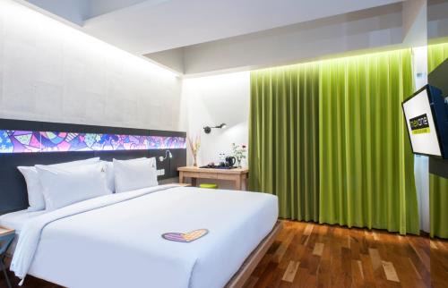 Gubeng Hotel | MaxOneHotels at Dharmahusada Surabaya