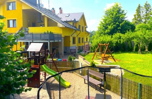 Rovensko pod Troskami Casa | MAXOVO KRÁLOVSTVÍ