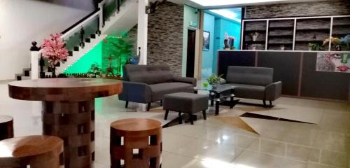 Larut Hotel | Maxwell inn