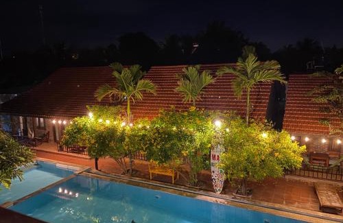 East Ham Tien Beach Hotel | MAY Bungalow
