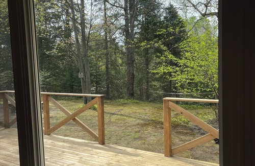 Nipissing Cabaña | Birchwood on the river 2 and 3 Bedroom cottages looking over South River