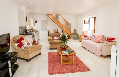 Bushmills Cabaña | MAY'S COTTAGE, pet friendly in Bushmills, County Antrim