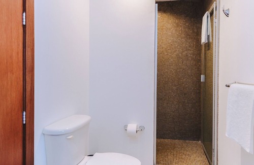 La Poza Apartamento | Mayan Lakes Condo: Exclusivity and Comfort!