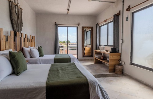 Isla Mujeres Hotel | Mayan Monkey Isla Mujeres | Social Hotel