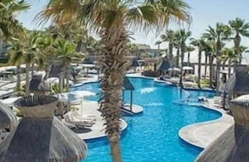 Centro Apartamento | Mayan Palace 1BR suite with AC, WiFi in peaceful Puerto Peñasco