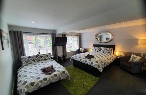 Sindlesham Casa | Mayfields Guest House
