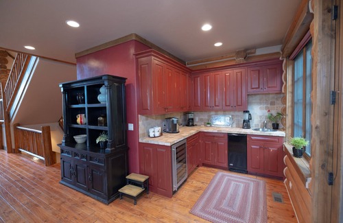 Victor Casa | Mayfly Cabin, Borders Targhee National Forest w/ New 8 Person Hot Tub