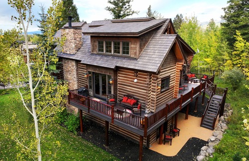 Victor Casa | Mayfly Cabin, Borders Targhee National Forest w/ New 8 Person Hot Tub