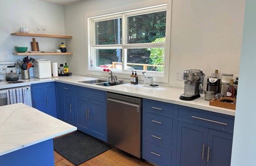 Mayne Island Casa | Mayne Island Waterfront family home