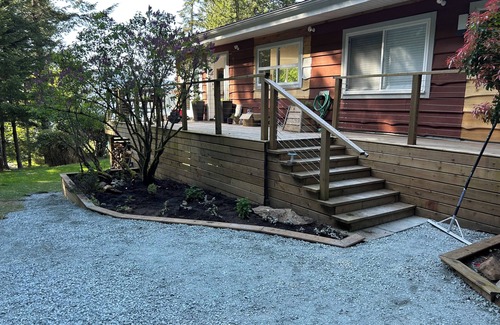 Mayne Island Casa | Mayne Island Waterfront family home