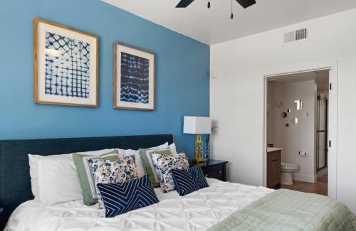 Desert View Village Apartamento | Mayo Hospital - Dedicated Workspace - Swim & Work - 5 min to Shopping - S331