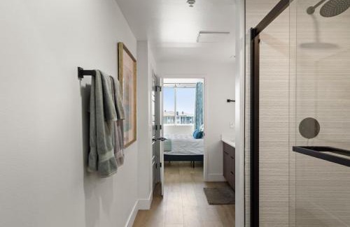 Desert View Village Apartamento | Mayo Hospital - Dedicated Workspace - Swim & Work - 5 min to Shopping - S331