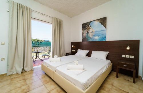 Akrotiri Hotel | MaYo Rooms Zakynthos