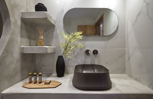 Pyrgos Hotel | Mayu Suites