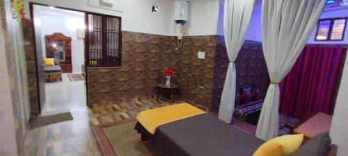 Agra Casa | Mayur Villa