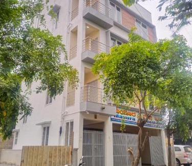 Bengaluru Cabina | MAYURA GUEST Inn