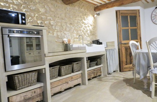 La Roque-sur-Pernes Casa | Mazet recientemente renovado en el corazón de la Provenza y sus colinas.