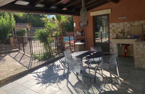 Quartier des Espesses Casa | Mazet with swimming pool under the pines a few minutes from the city center