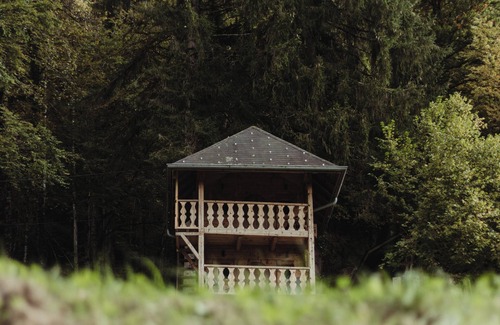 Samoens Chalet De Esquí | Chalet 'Petit Cosy - Samoëns' con vistas a la montaña, terraza privada y jardín privado