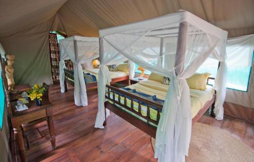 Kigoma Cabina | Mbali Mbali Gombe Lodge