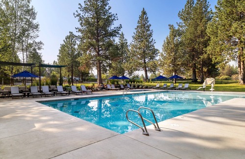 Century West Condominio | MBV 326 | Mt Bachelor Village Resort, community pool & hot tub, river views