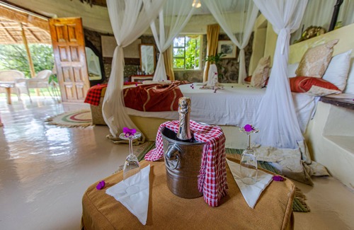 Nakuru Cabina | Mbweha Camp Lake Nakuru