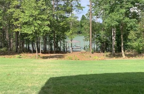 West Union Casa | McAlister Rd Absolutely Stunning Home on Lake Keowee