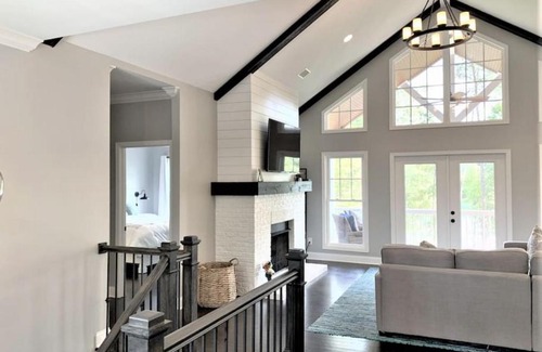 West Union Casa | McAlister Rd Absolutely Stunning Home on Lake Keowee